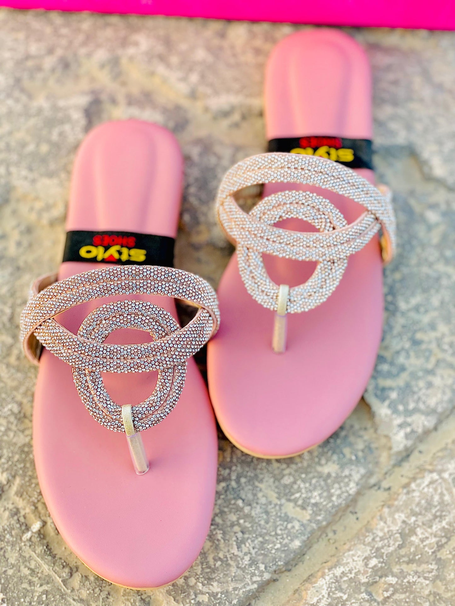 Stylish Pink Toe-Ring Slippers