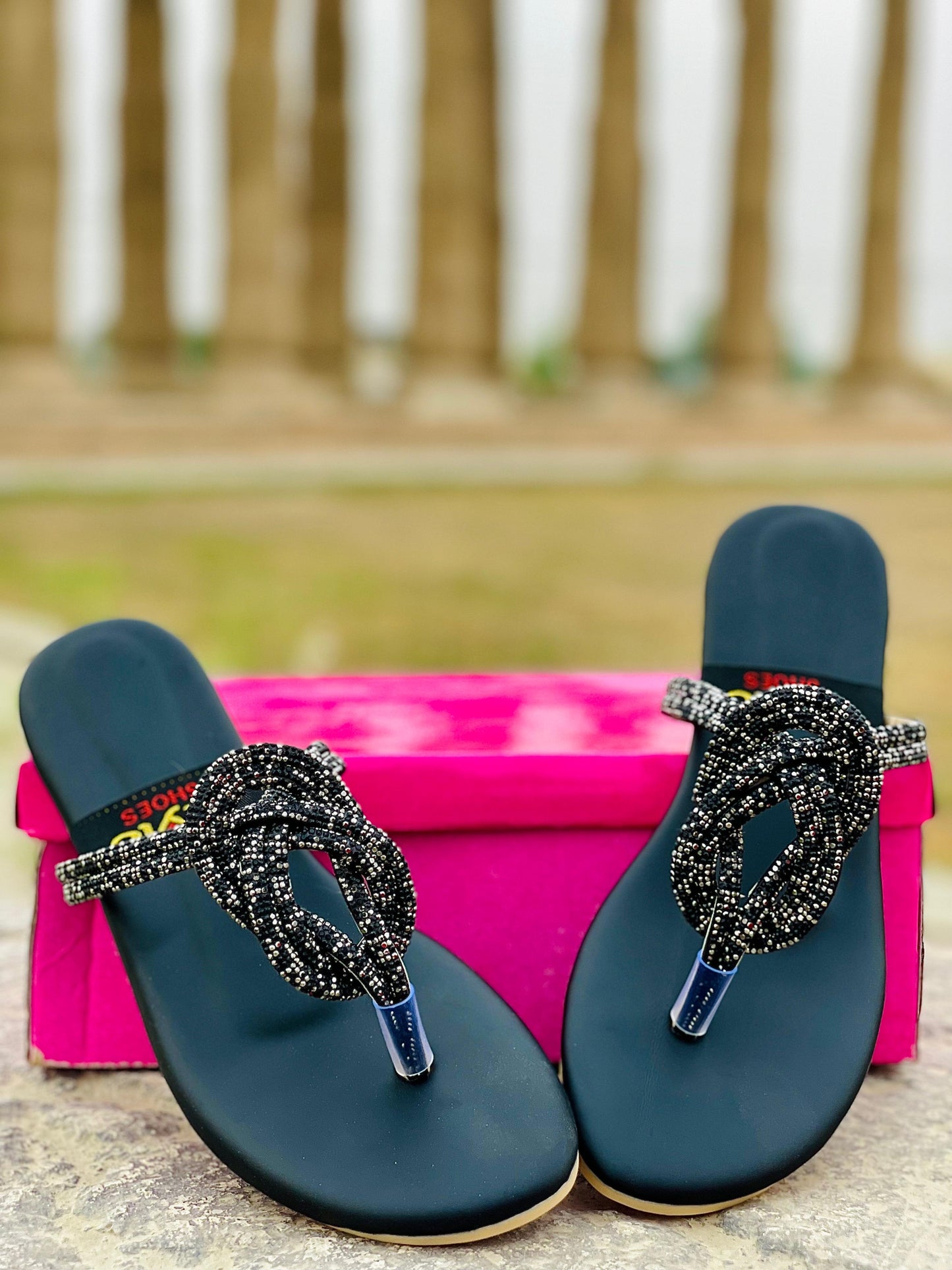 Trendy Ladies Black Slip-On Slippers