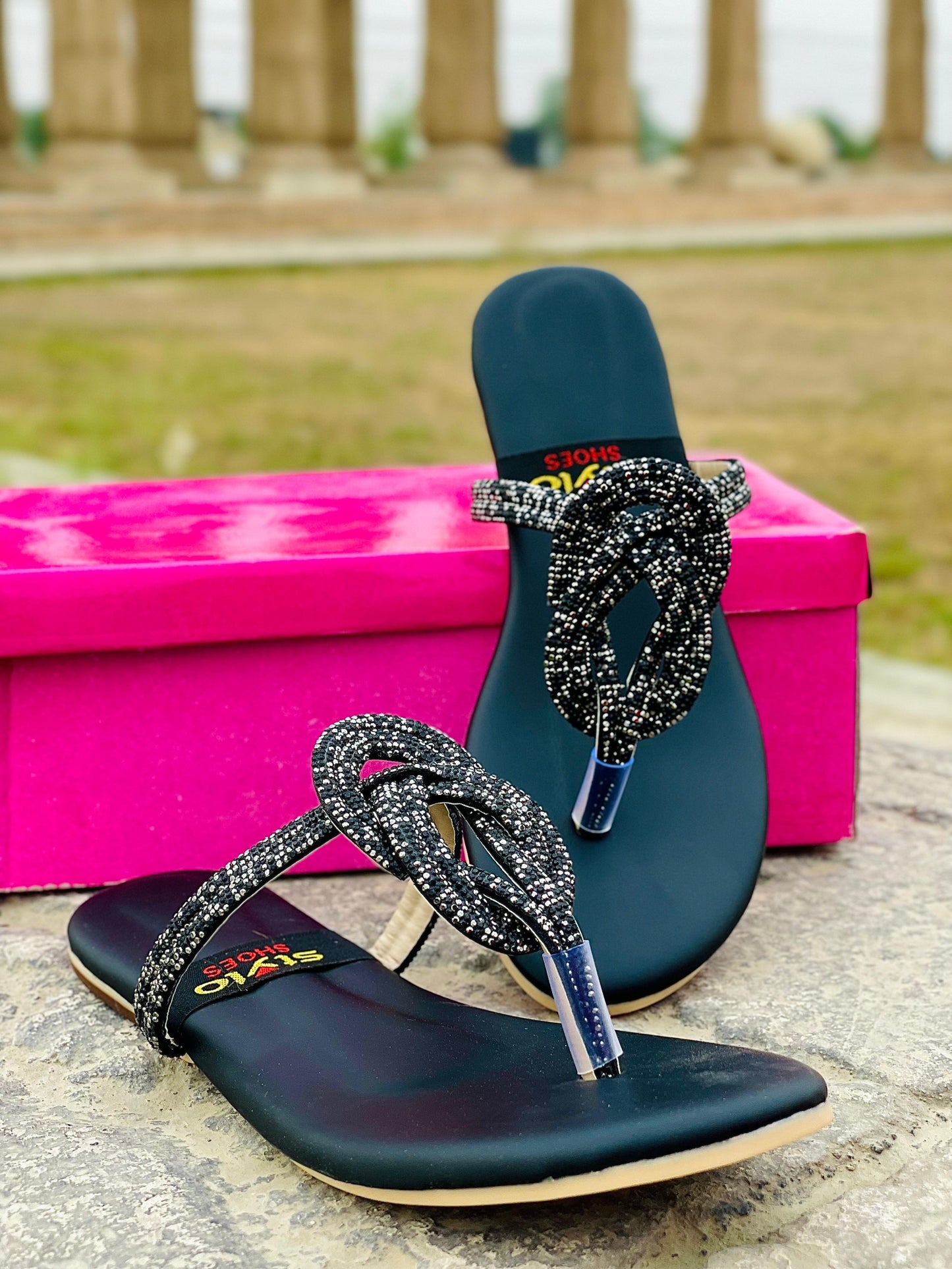Trendy Ladies Black Slip-On Slippers