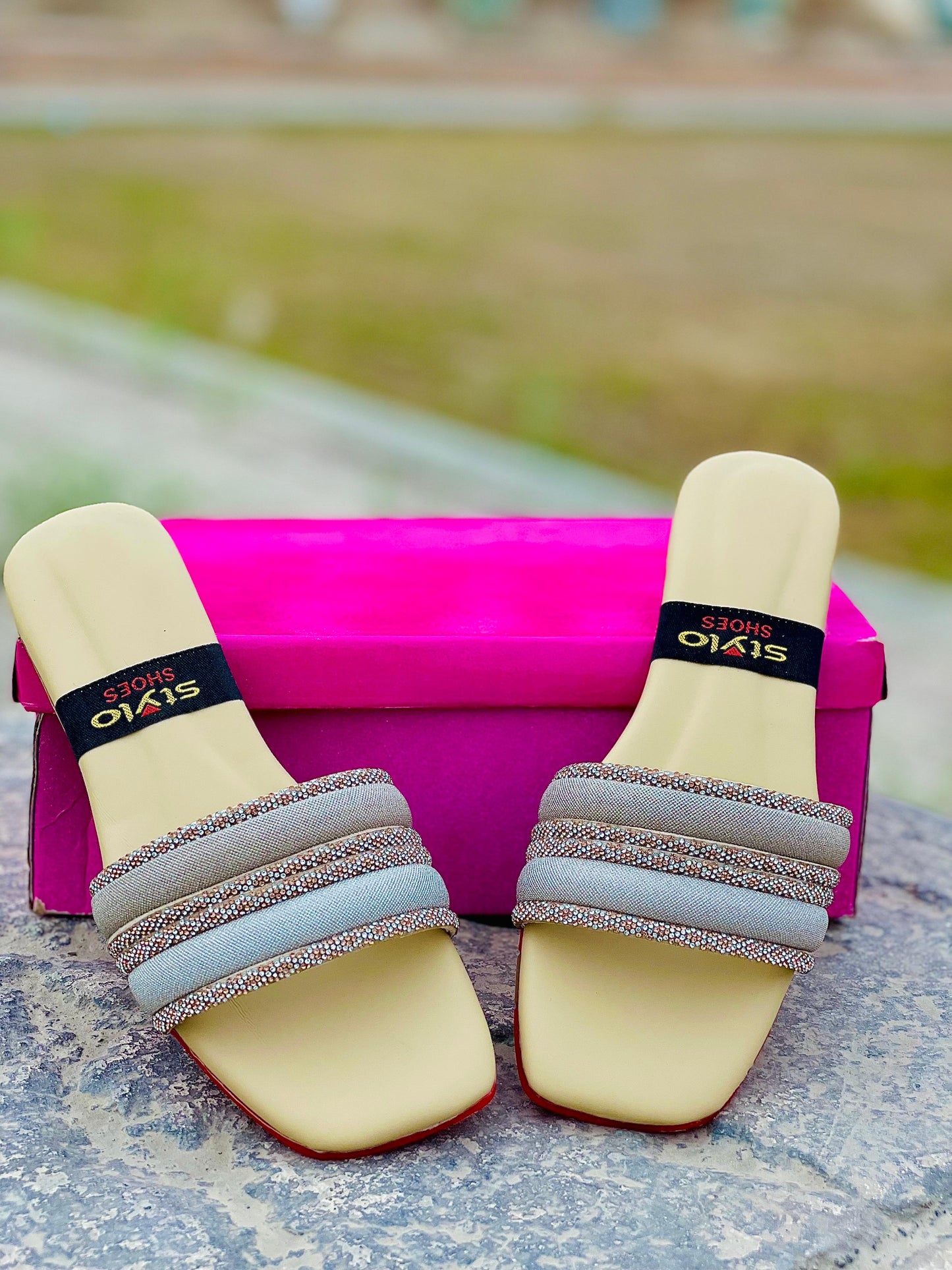 ✨ Elegant Beige Cross-Strap Slippers