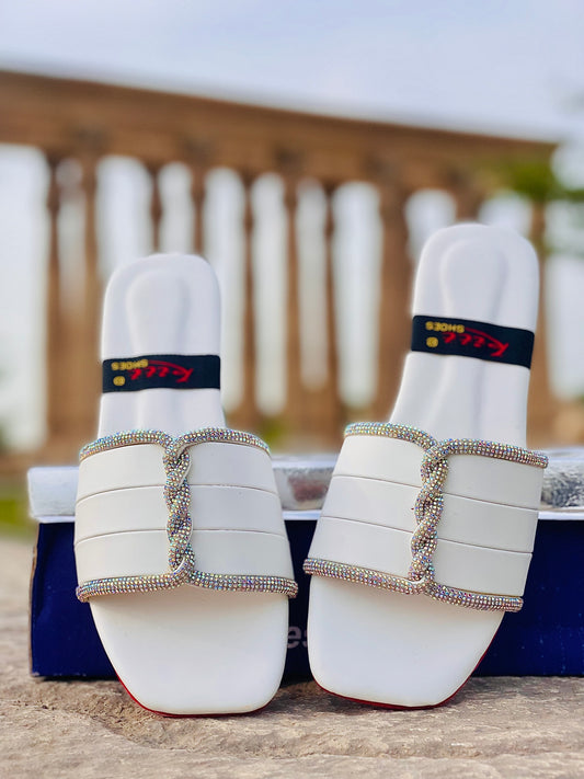 White Elegant Flat🌟