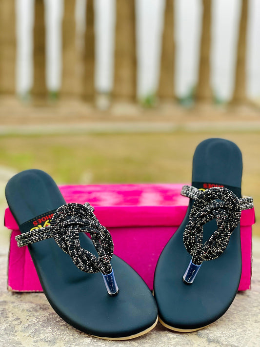 Trendy Ladies Black Slip-On Slippers